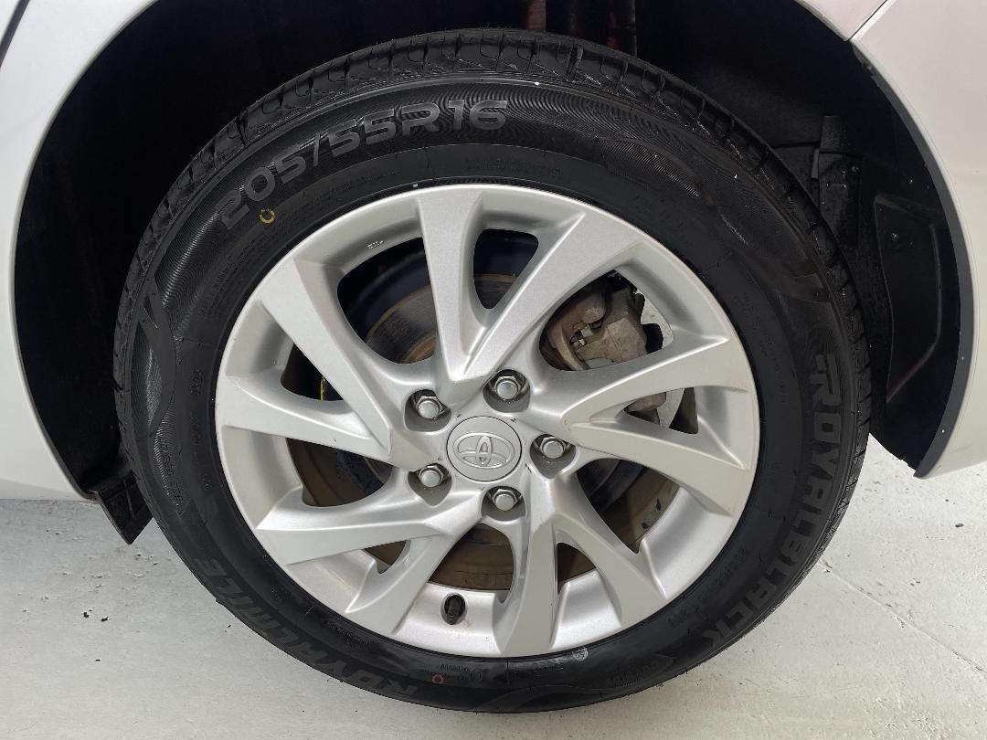 Photo '11' of Toyota Auris