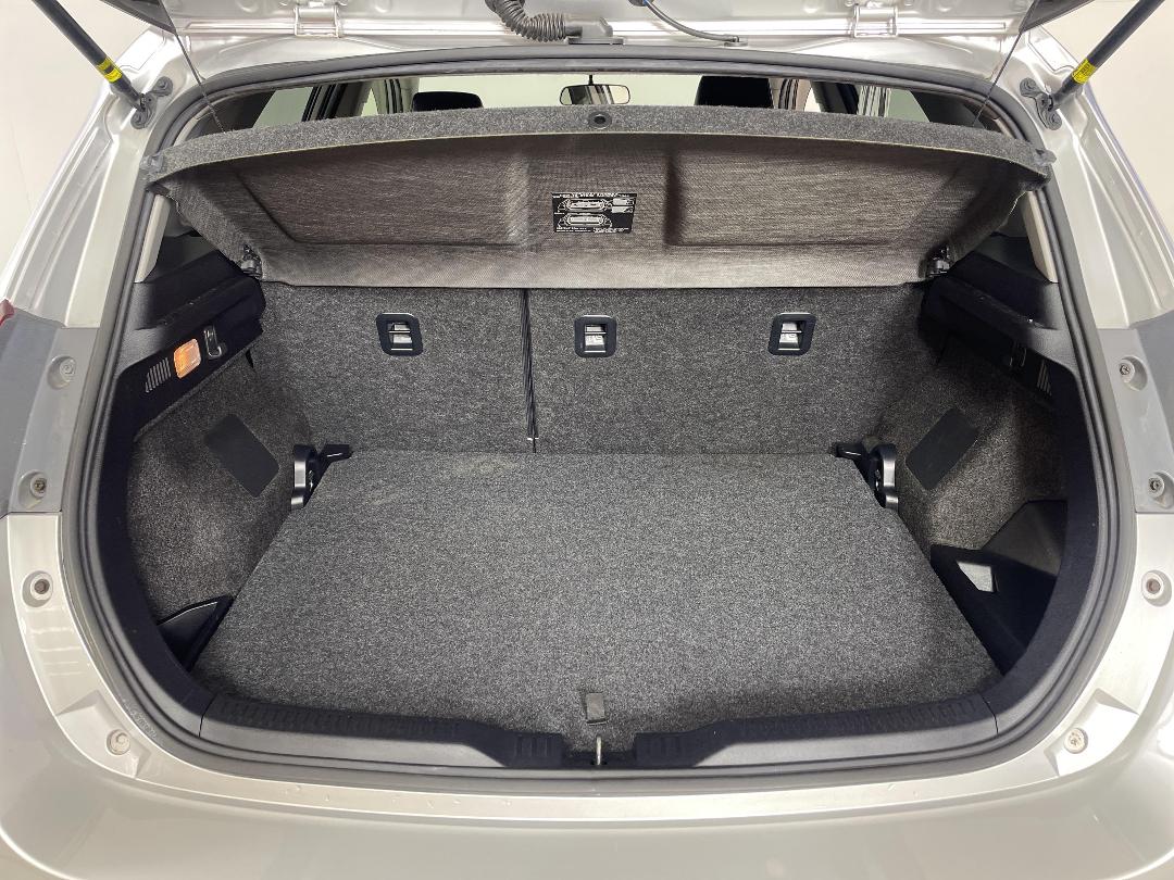 Photo '14' of Toyota Auris