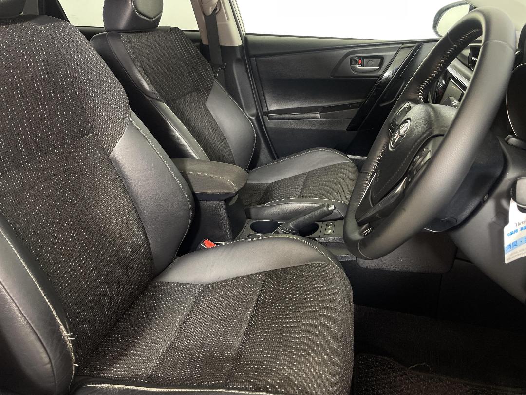 Photo '16' of Toyota Auris