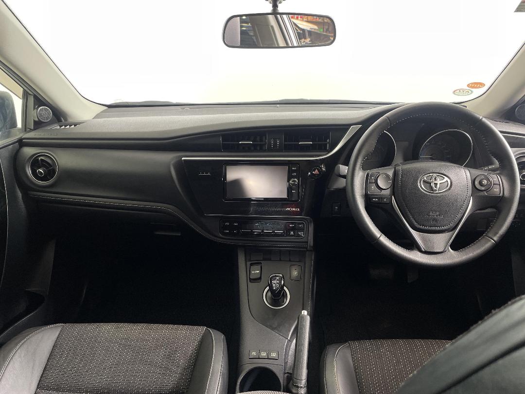 Photo '17' of Toyota Auris