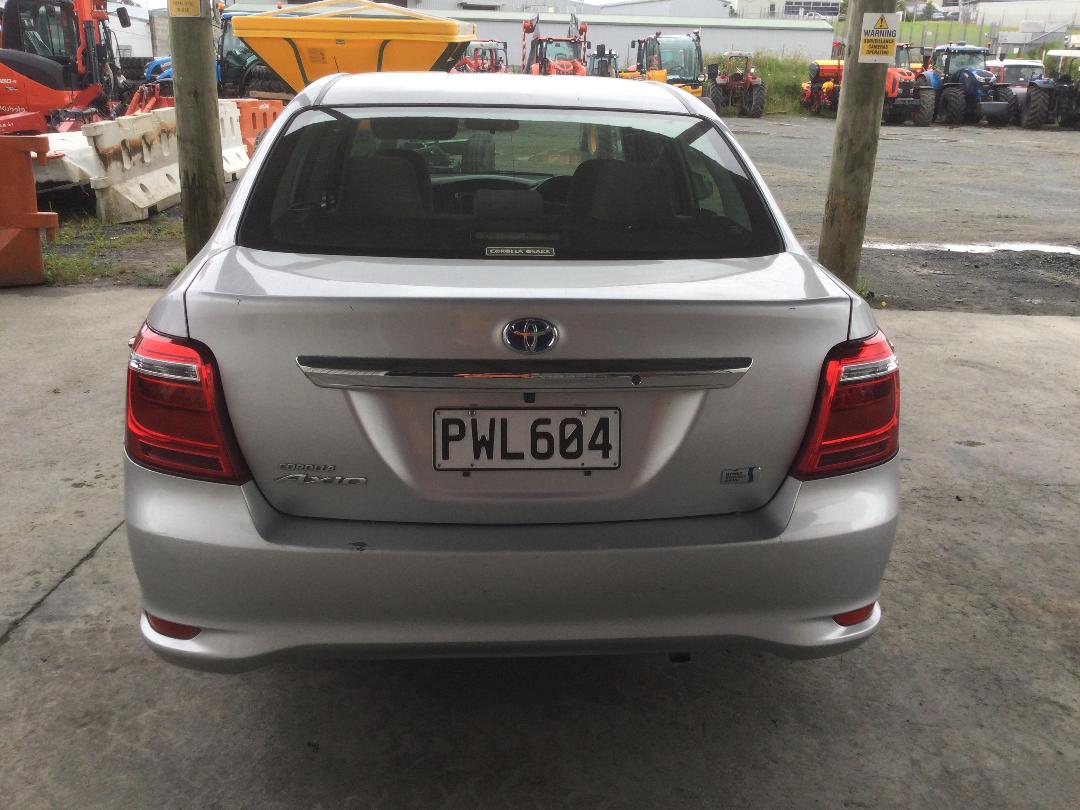 Photo '6' of Toyota Axio Corolla Hybrid