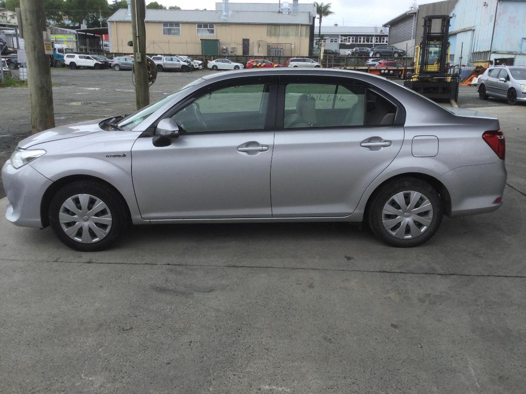 Photo '4' of Toyota Axio Corolla Hybrid