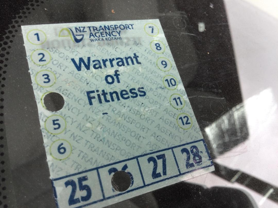 Photo '20' of Toyota Axio Corolla Hybrid