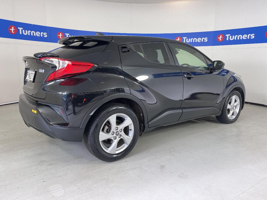 Photo '7' of Toyota C-HR