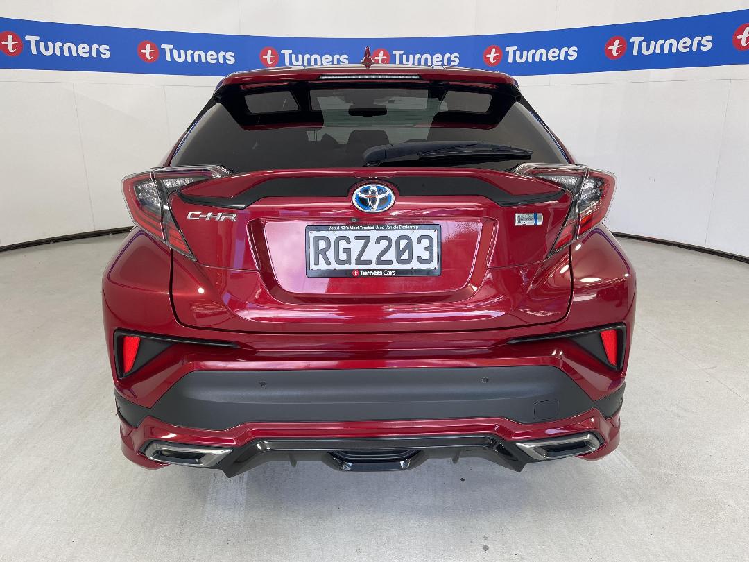 Photo '6' of Toyota C-HR