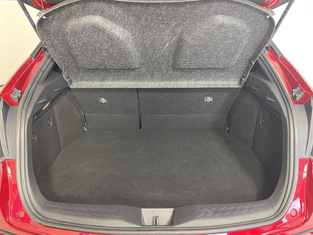 Photo '14' of Toyota C-HR