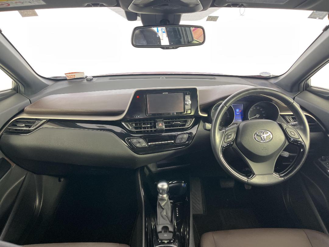 Photo '17' of Toyota C-HR