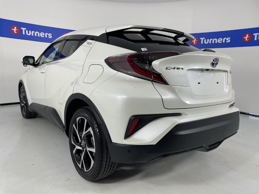 Photo '5' of Toyota C-HR Photo '5' of Toyota C-HR