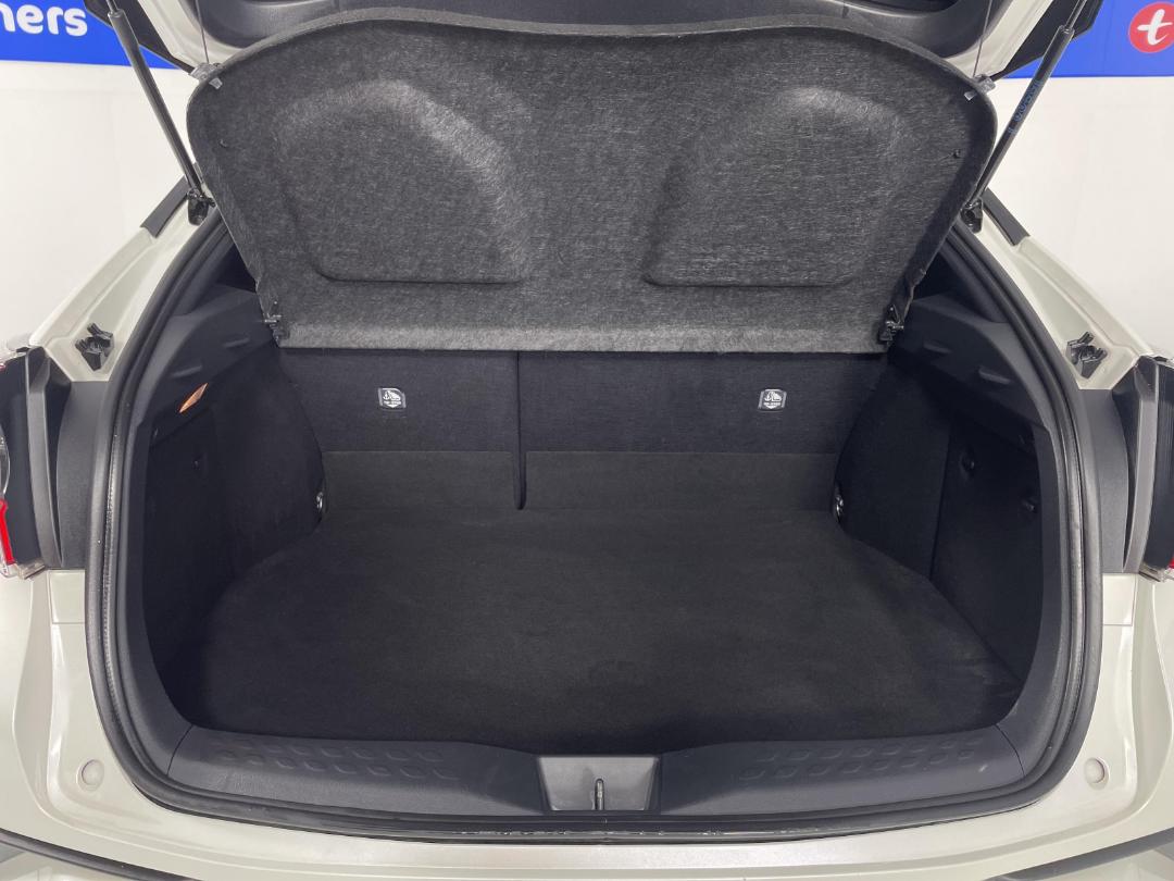 Photo '14' of Toyota C-HR Photo '14' of Toyota C-HR