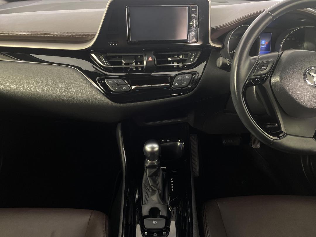 Photo '18' of Toyota C-HR Photo '18' of Toyota C-HR