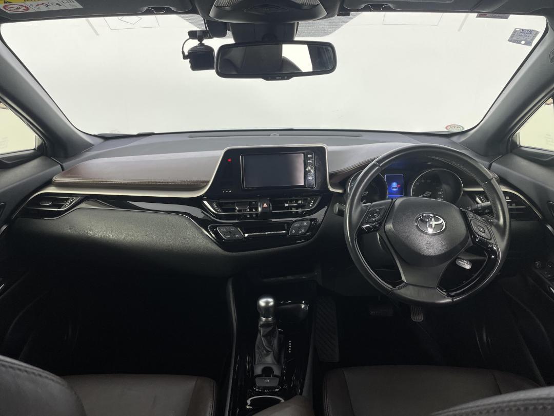 Photo '17' of Toyota C-HR Photo '17' of Toyota C-HR