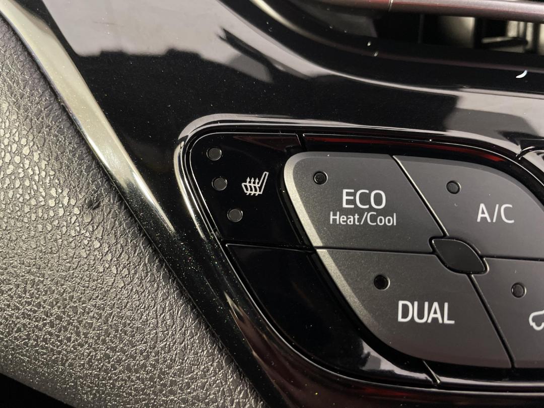 Photo '28' of Toyota C-HR Photo '28' of Toyota C-HR