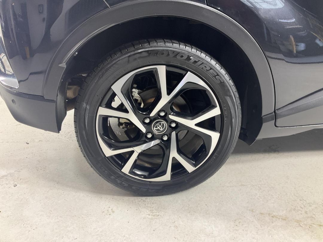 Photo '12' of Toyota C-HR Photo '12' of Toyota C-HR