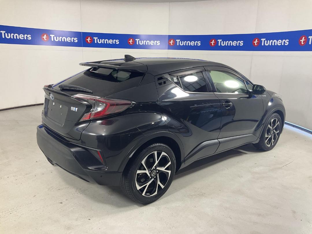 Photo '7' of Toyota C-HR Photo '7' of Toyota C-HR