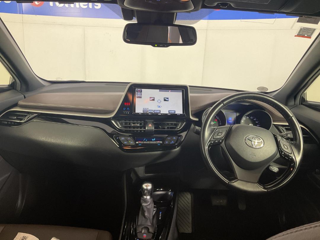 Photo '17' of Toyota C-HR Photo '17' of Toyota C-HR