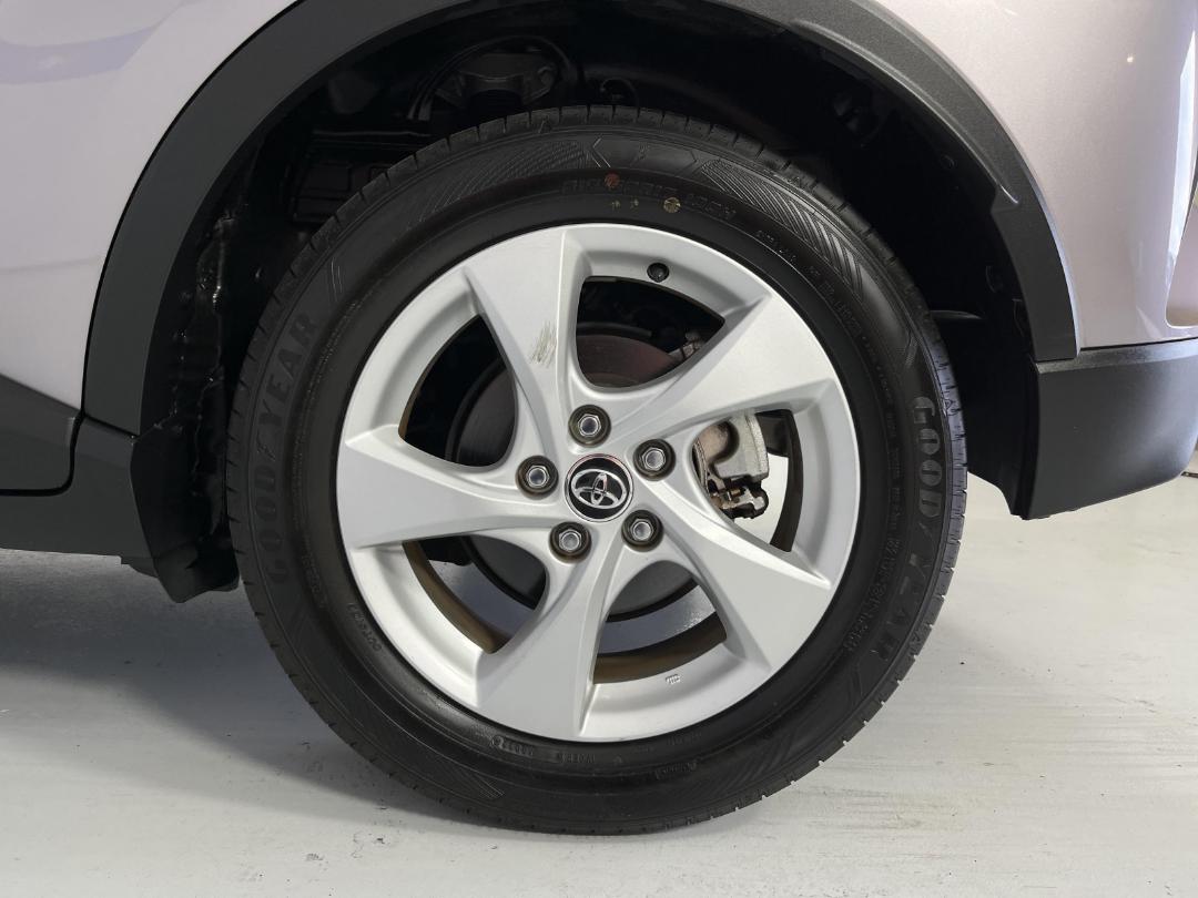 Photo '11' of Toyota C-HR