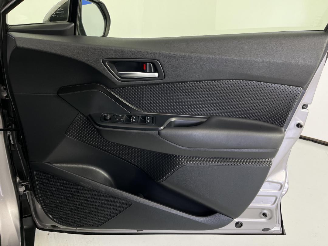 Photo '15' of Toyota C-HR