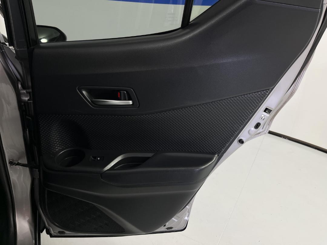 Photo '19' of Toyota C-HR