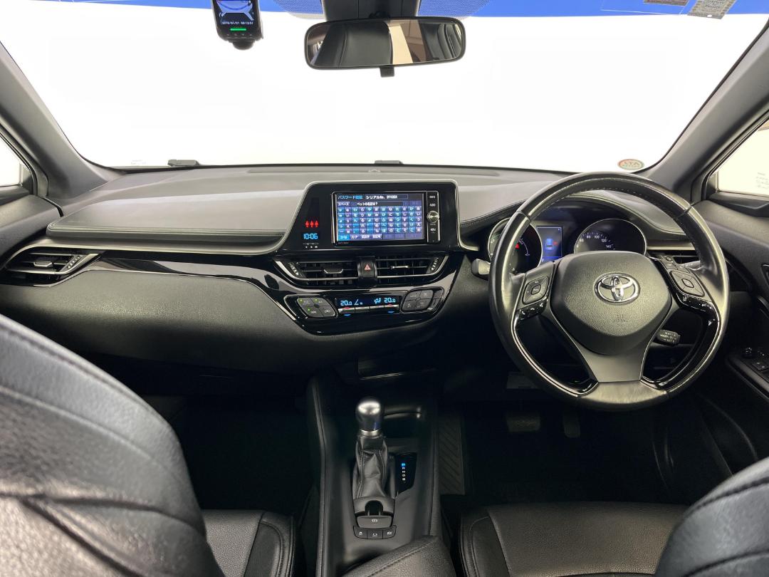 Photo '17' of Toyota C-HR