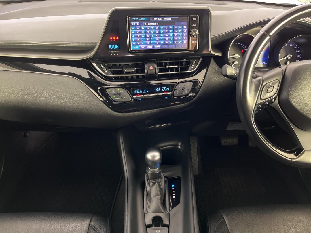 Photo '18' of Toyota C-HR