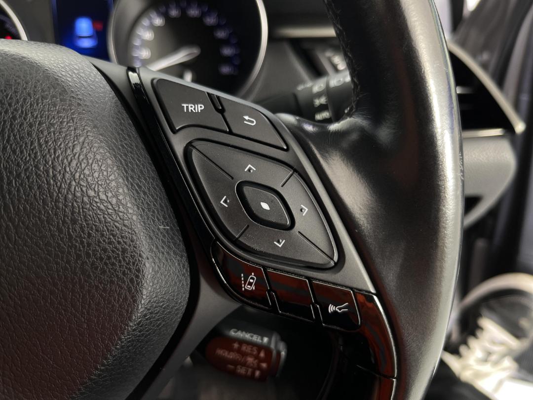 Photo '23' of Toyota C-HR