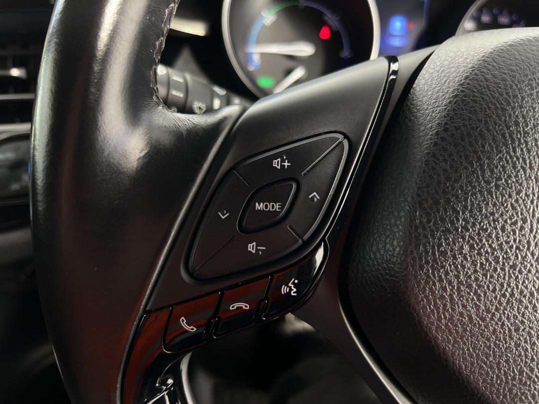 Photo '24' of Toyota C-HR