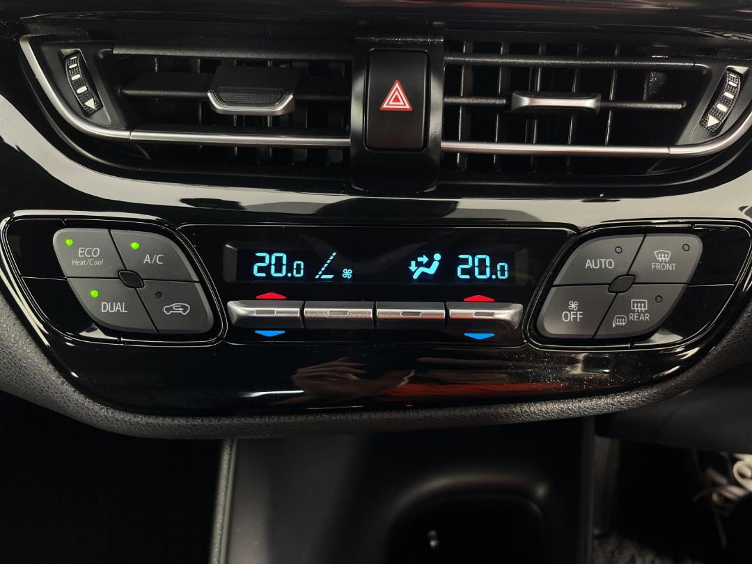 Photo '27' of Toyota C-HR