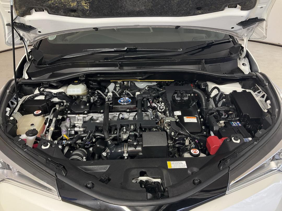 Photo '13' of Toyota C-HR