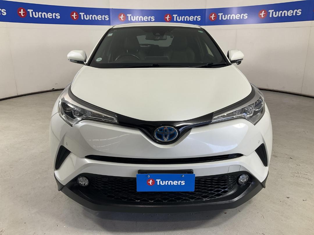 Photo '2' of Toyota C-HR