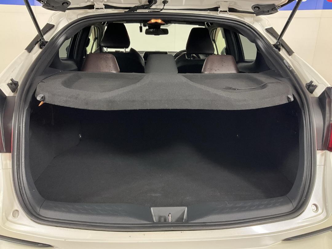 Photo '14' of Toyota C-HR