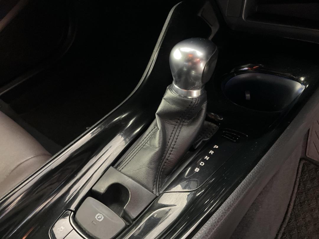 Photo '18' of Toyota C-HR