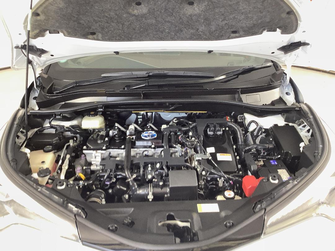 Photo '13' of Toyota C-HR