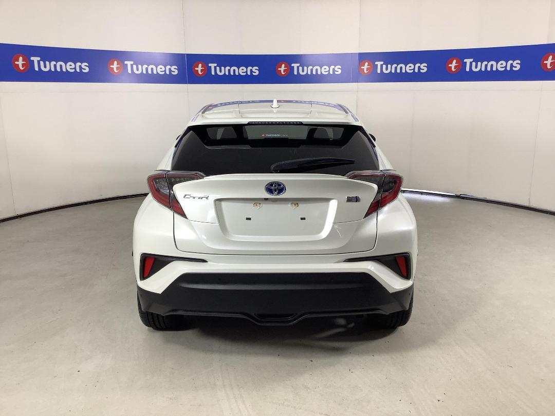 Photo '6' of Toyota C-HR