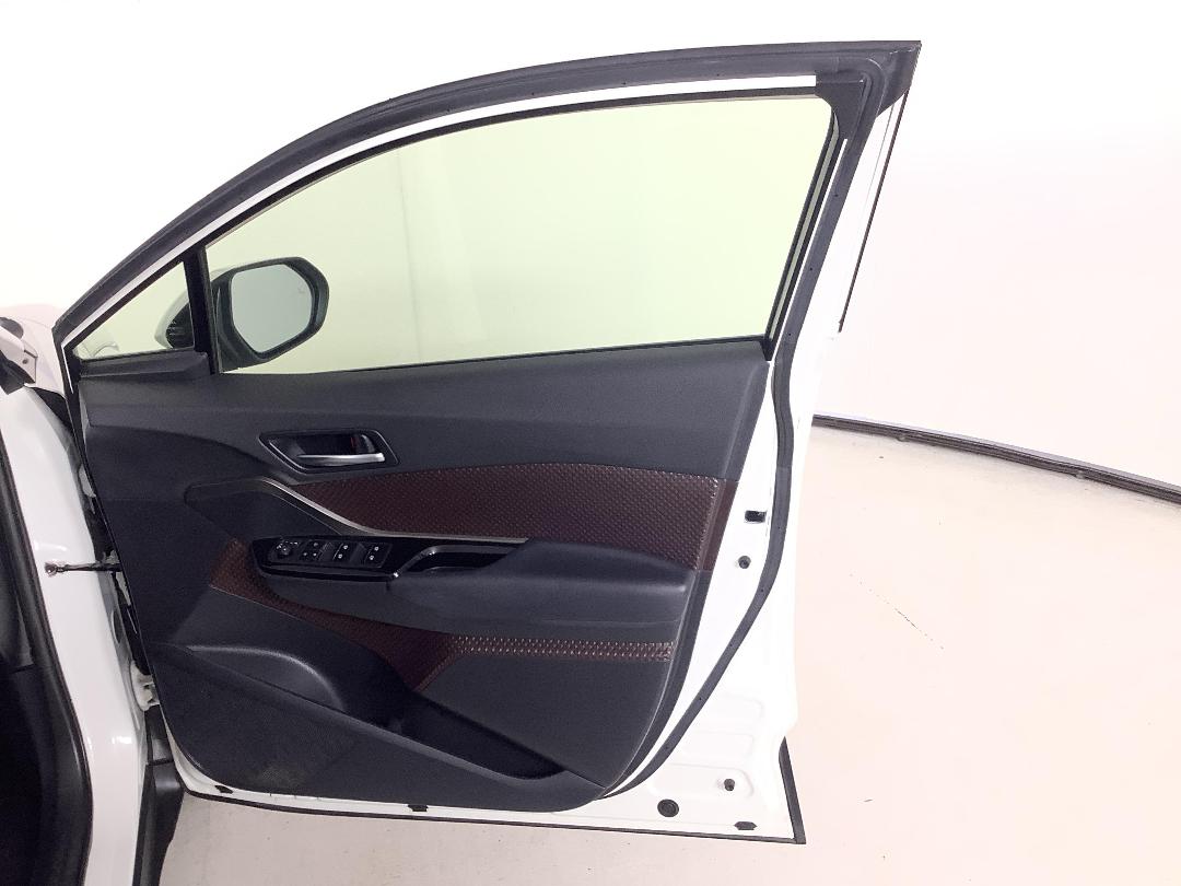 Photo '15' of Toyota C-HR