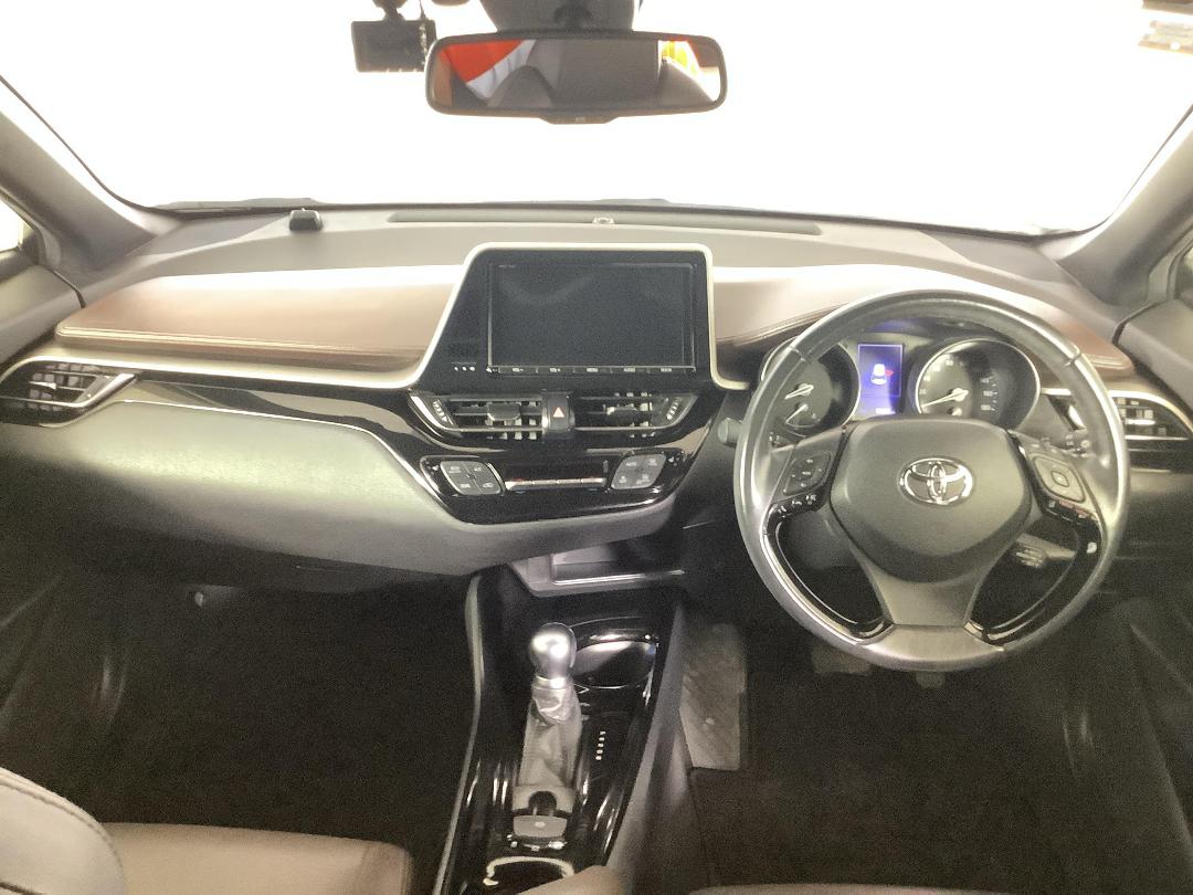 Photo '17' of Toyota C-HR