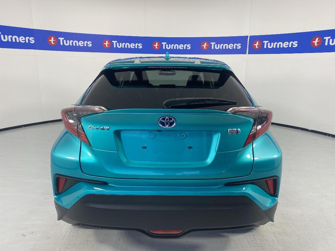 Photo '6' of Toyota C-HR