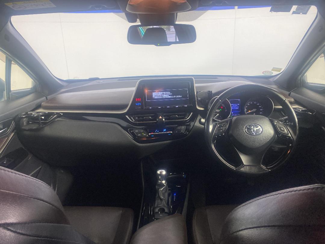 Photo '17' of Toyota C-HR