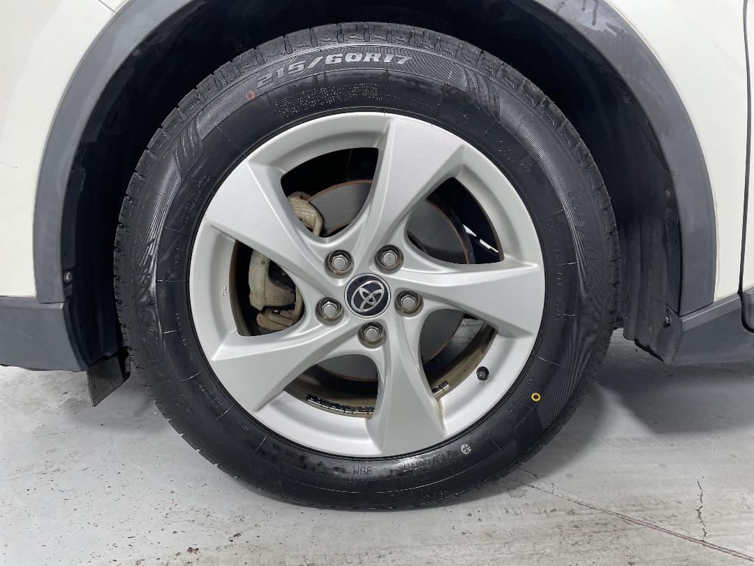 Photo '10' of Toyota C-HR