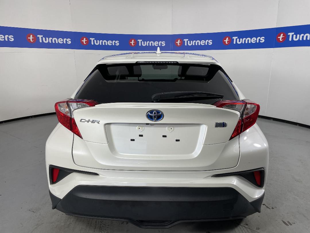 Photo '6' of Toyota C-HR