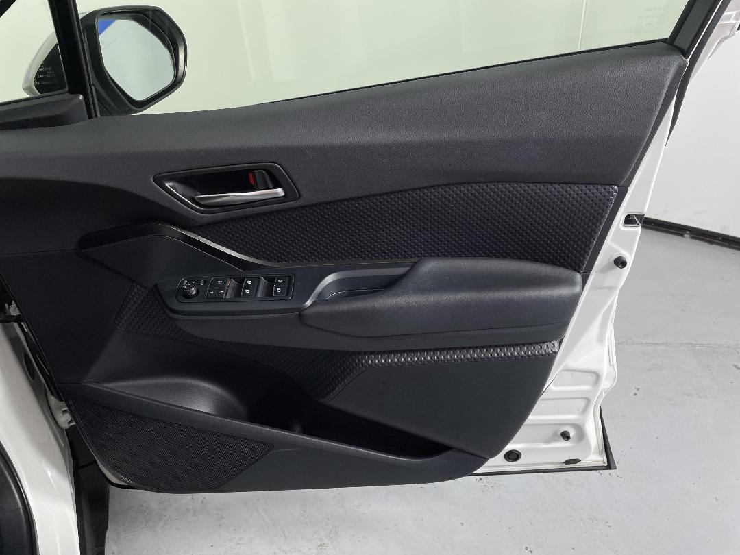 Photo '15' of Toyota C-HR