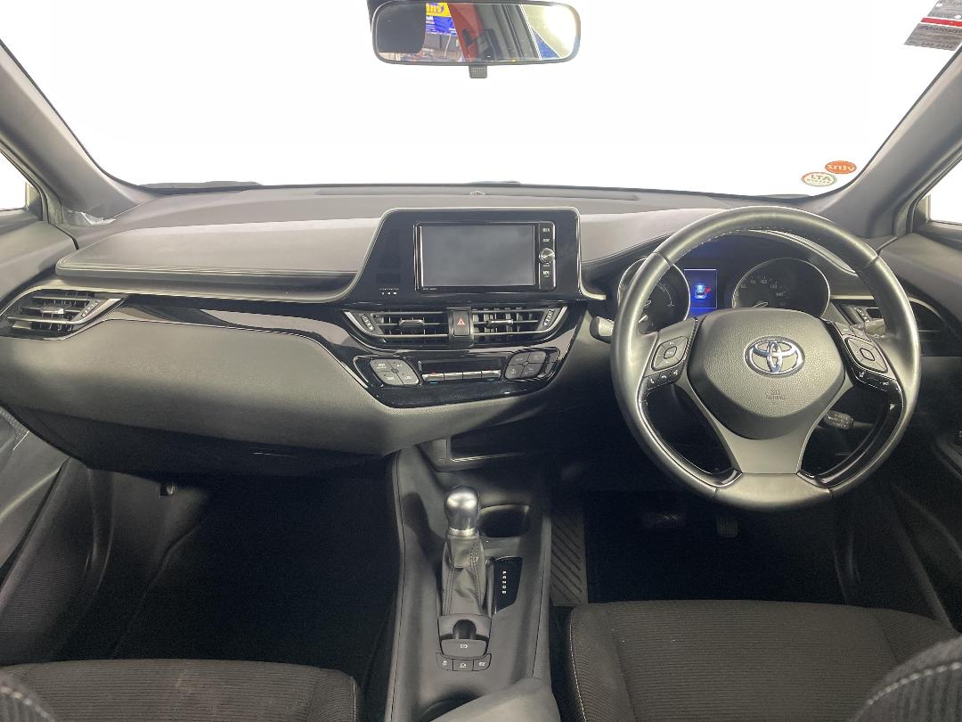 Photo '17' of Toyota C-HR