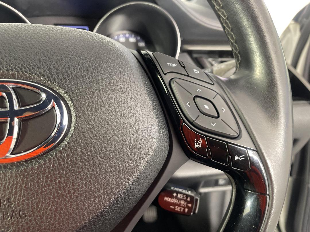 Photo '28' of Toyota C-HR