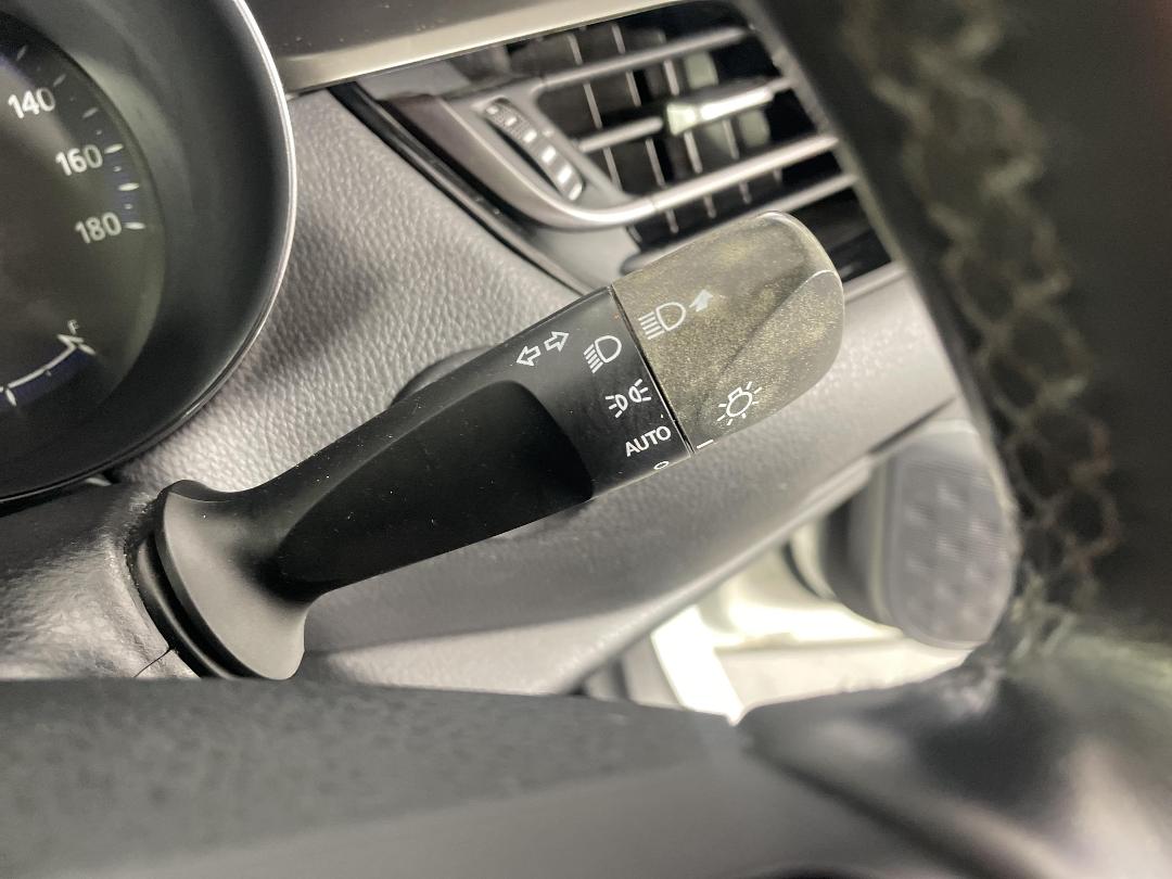 Photo '29' of Toyota C-HR