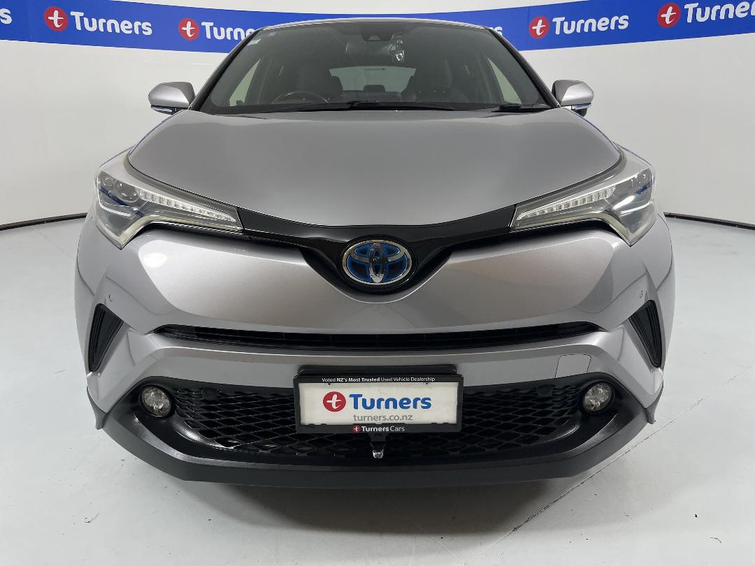Photo '2' of Toyota C-HR Photo '2' of Toyota C-HR
