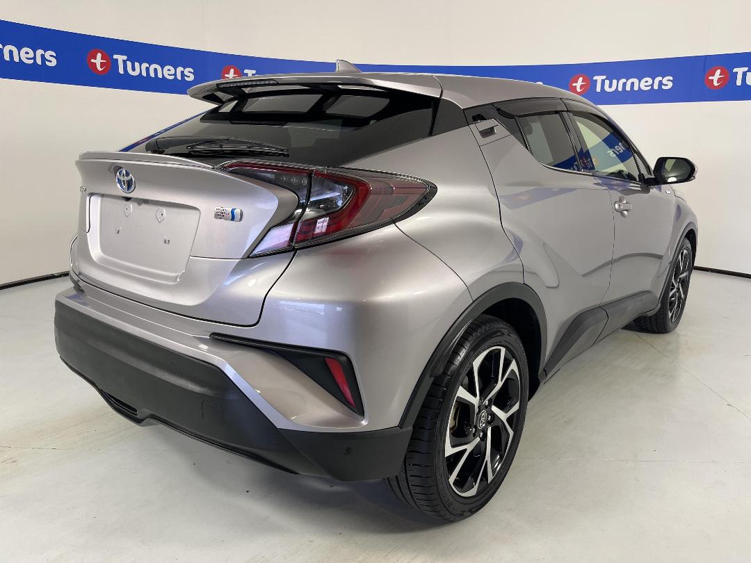 Photo '7' of Toyota C-HR Photo '7' of Toyota C-HR