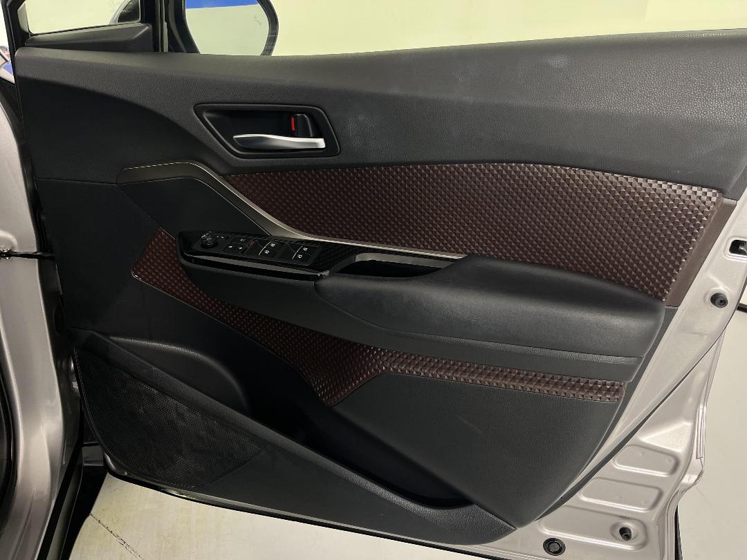 Photo '15' of Toyota C-HR Photo '15' of Toyota C-HR