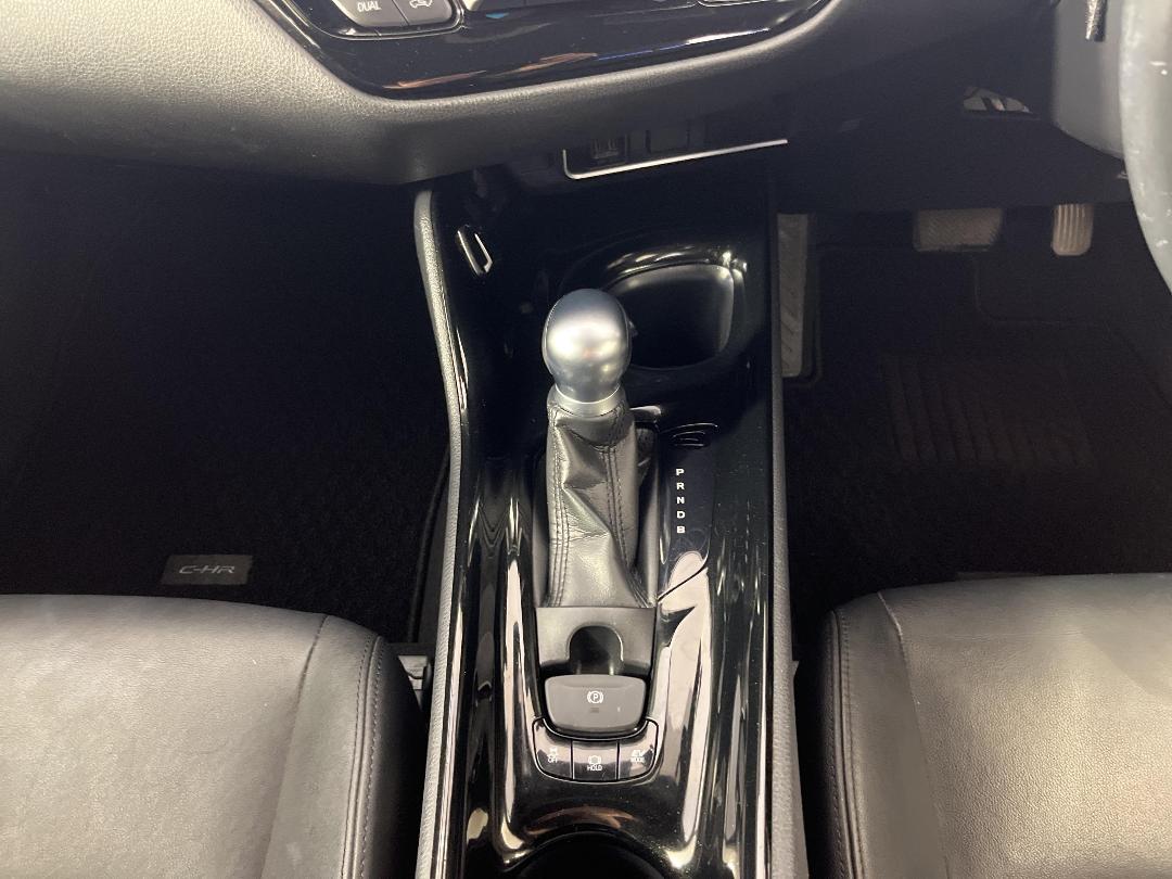 Photo '18' of Toyota C-HR Photo '18' of Toyota C-HR