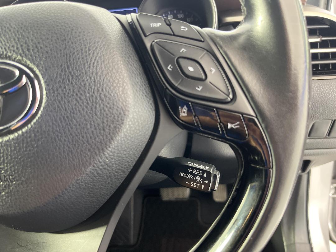 Photo '24' of Toyota C-HR Photo '24' of Toyota C-HR