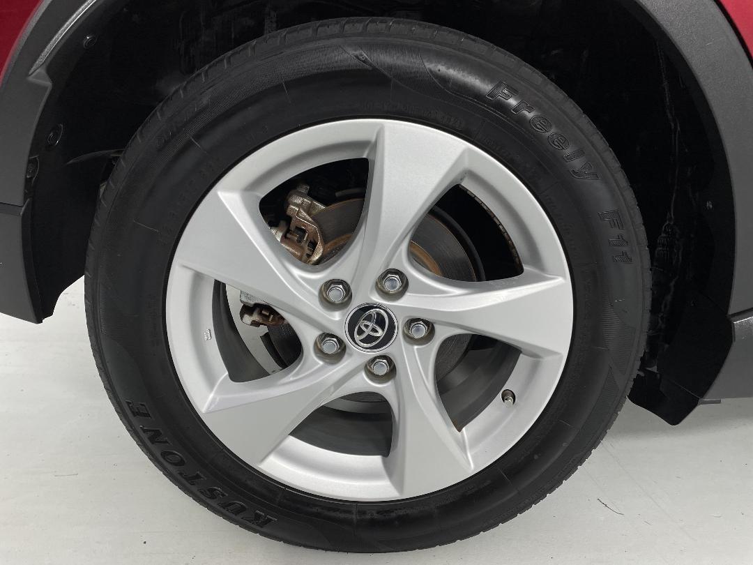 Photo '12' of Toyota C-HR