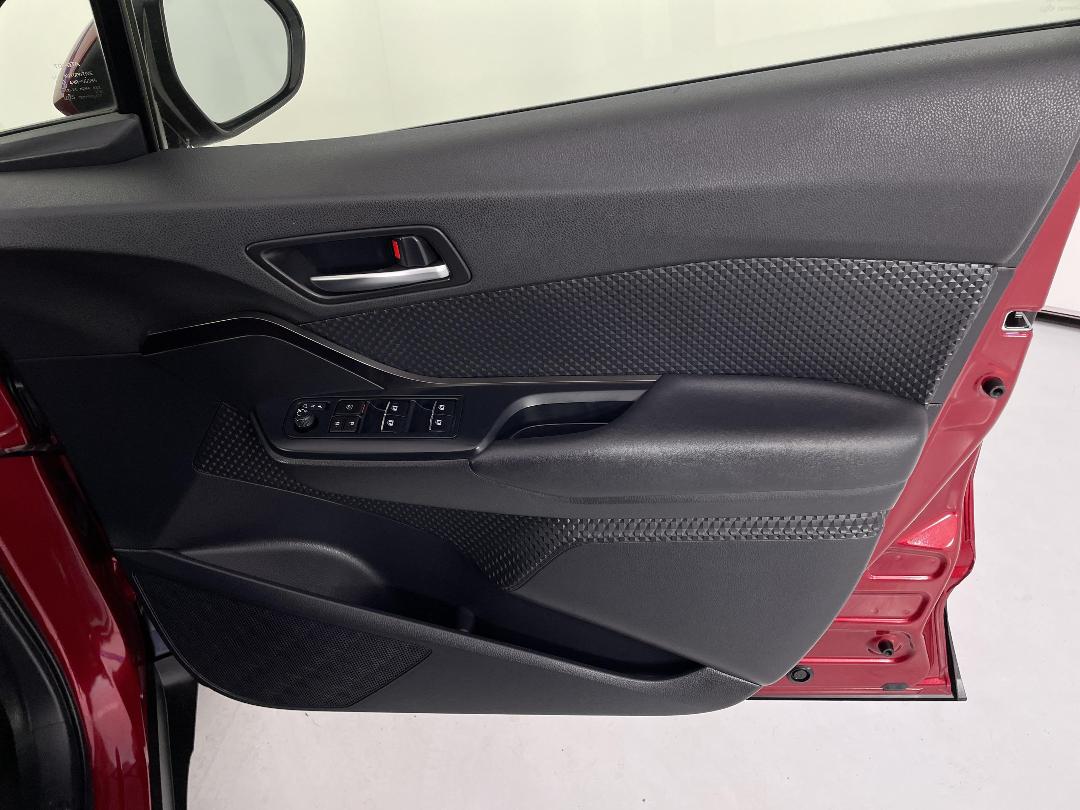 Photo '15' of Toyota C-HR